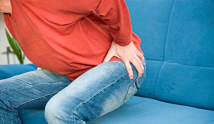 Lo stile di vita seduto è un fattore di rischio per le emorroidi